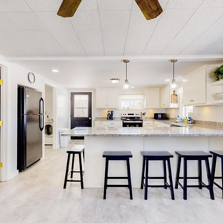Finger Lakes Stunner Villa Dundee ภายนอก รูปภาพ