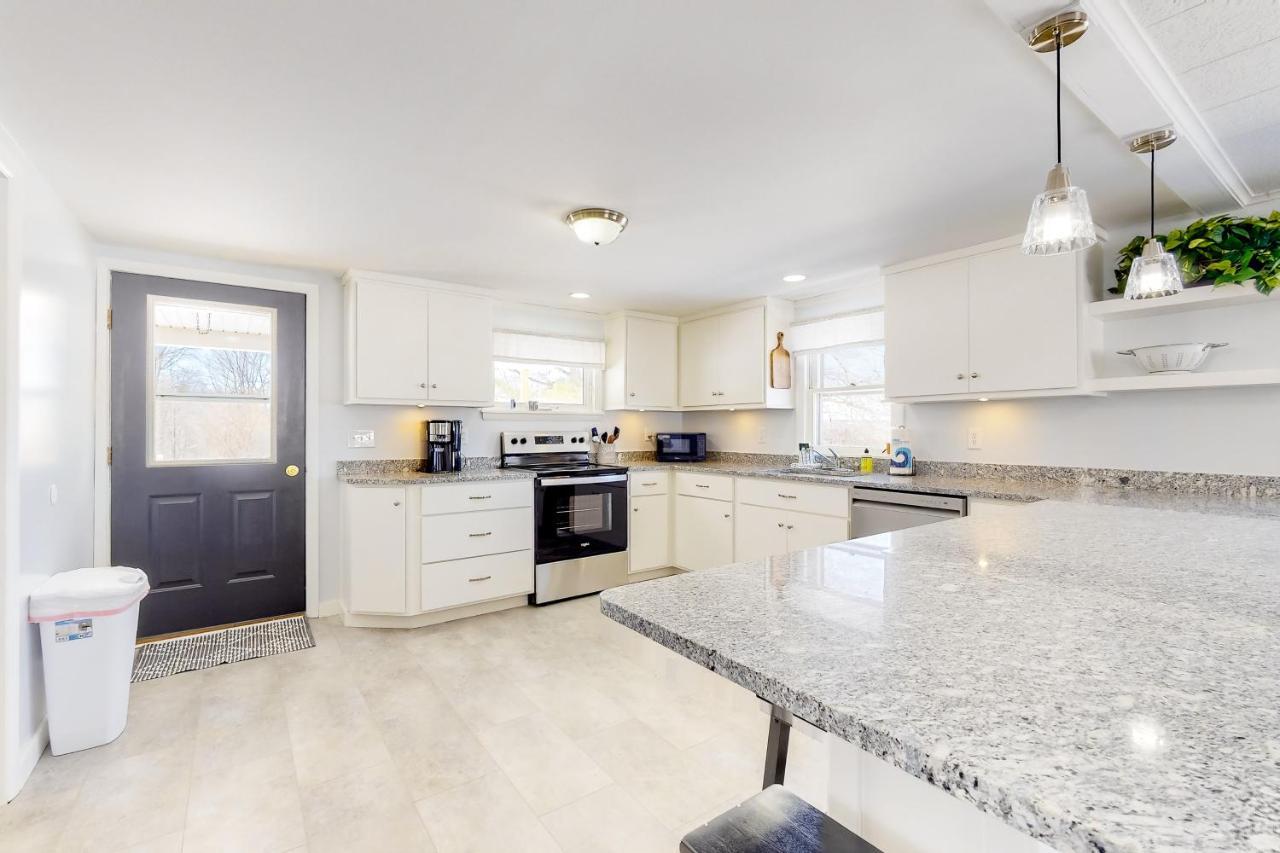 Finger Lakes Stunner Villa Dundee ภายนอก รูปภาพ